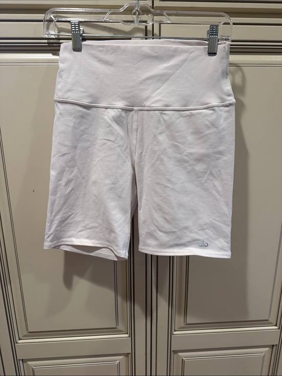 ALO Yoga Pants - ALO Yoga High-Rise Cream Exercise Shorts